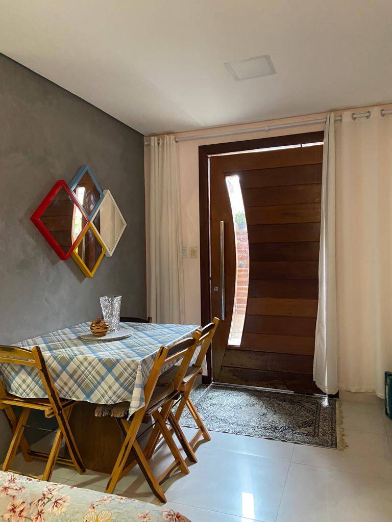 Casa à venda com 3 quartos, 130m² - Foto 2