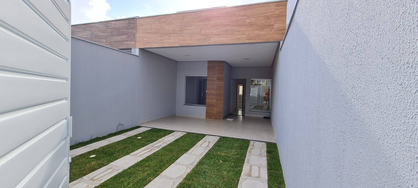 Casa à venda com 2 quartos, 102m² - Foto 1