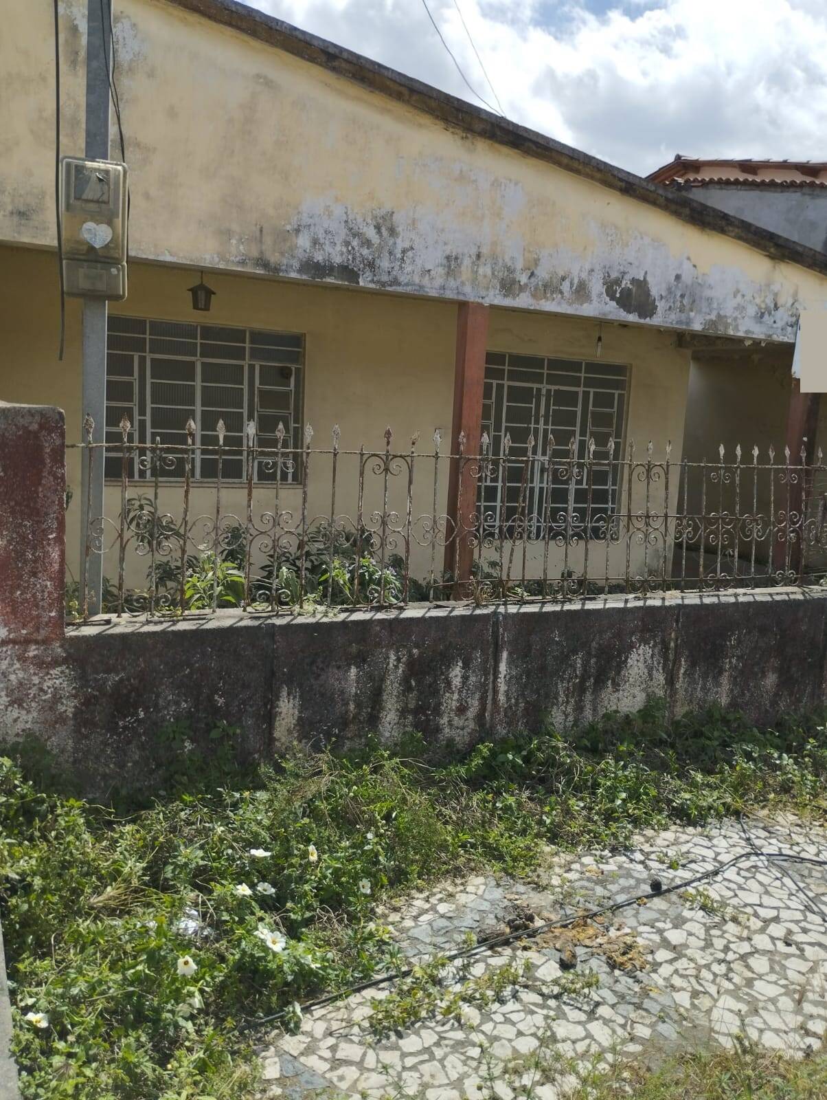 Casa à venda com 3 quartos, 300m² - Foto 1