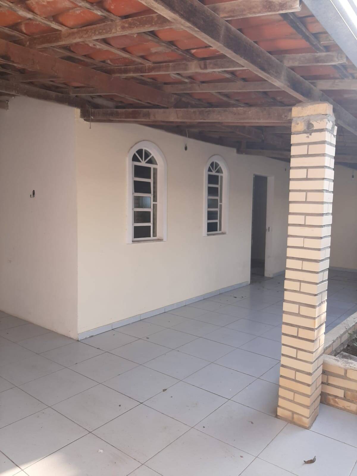 Casa à venda com 3 quartos, 200m² - Foto 1