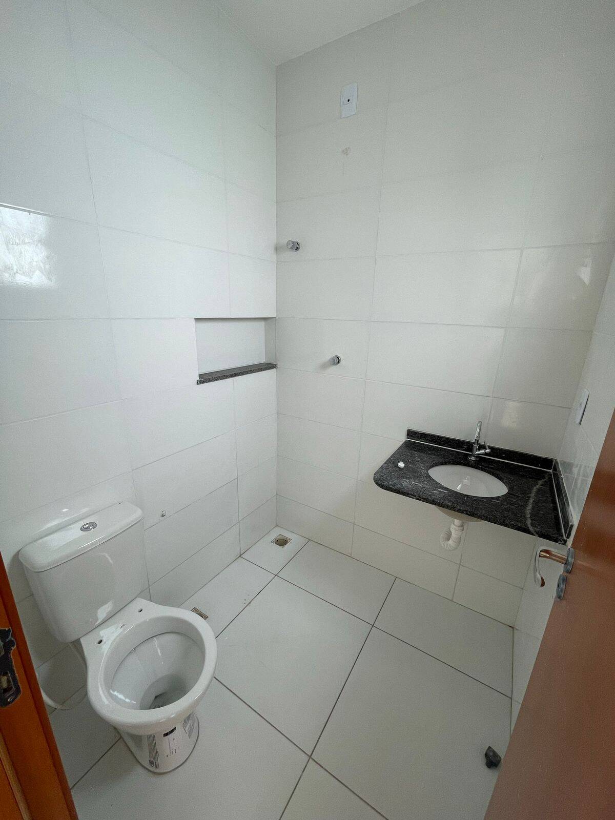 Casa à venda com 2 quartos, 60m² - Foto 3