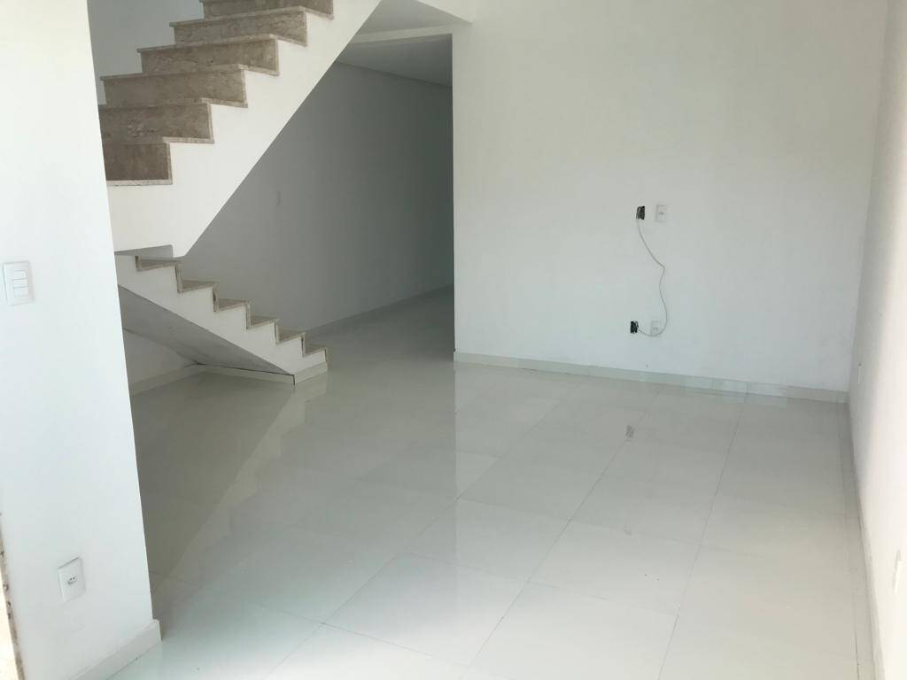 Casa à venda com 3 quartos, 150m² - Foto 4