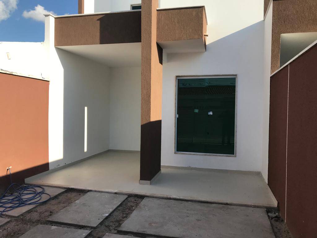 Casa à venda com 3 quartos, 150m² - Foto 1