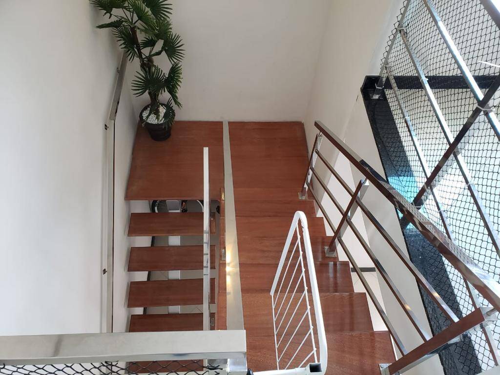 Casa para alugar com 6 quartos, 264m² - Foto 12