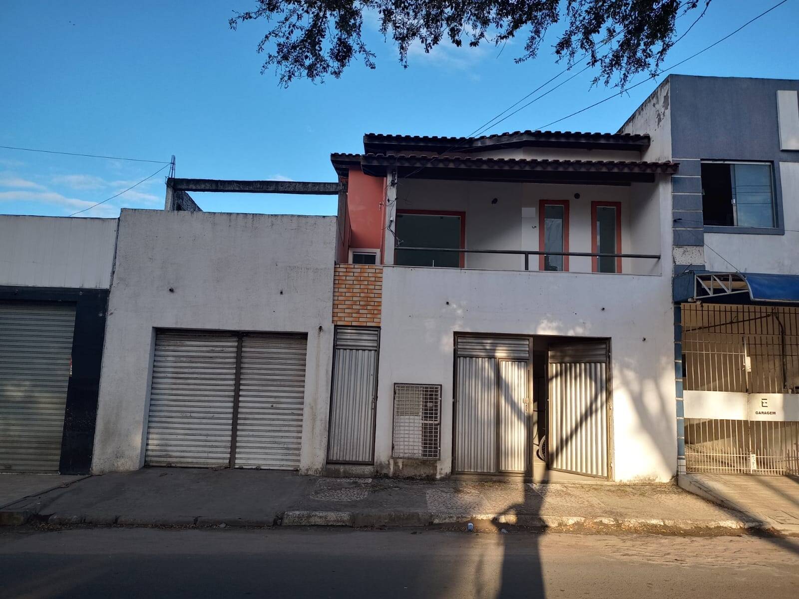 Casa à venda com 2 quartos, 292m² - Foto 1