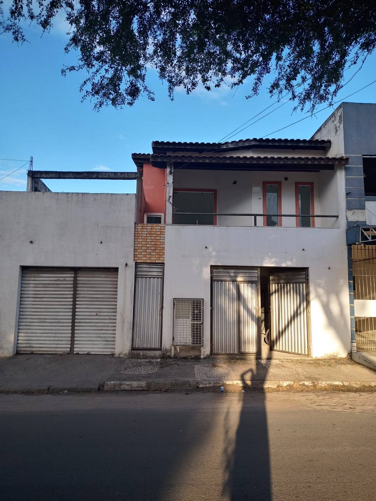 Casa à venda com 2 quartos, 292m² - Foto 2