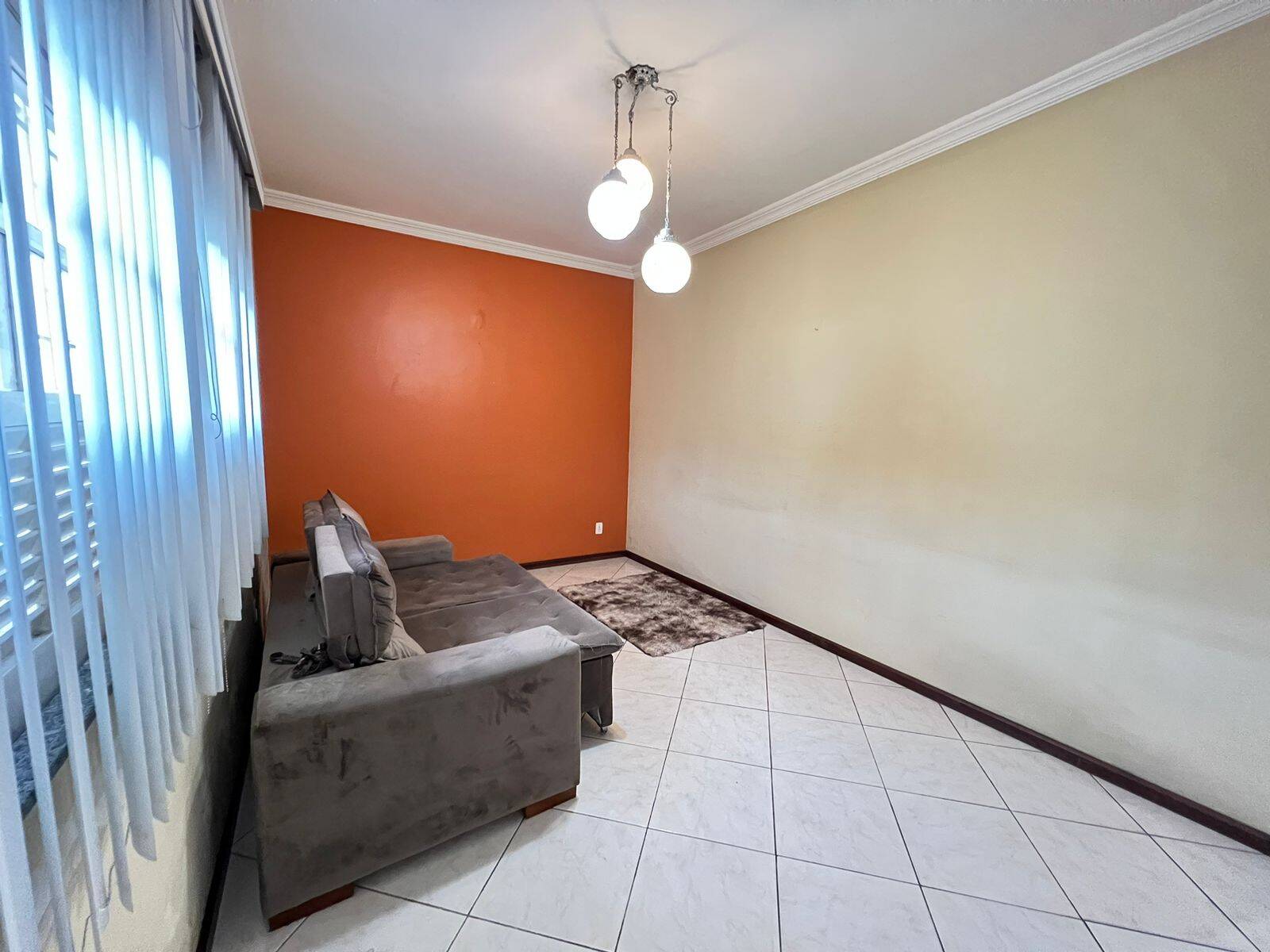 Casa à venda com 5 quartos, 200m² - Foto 5