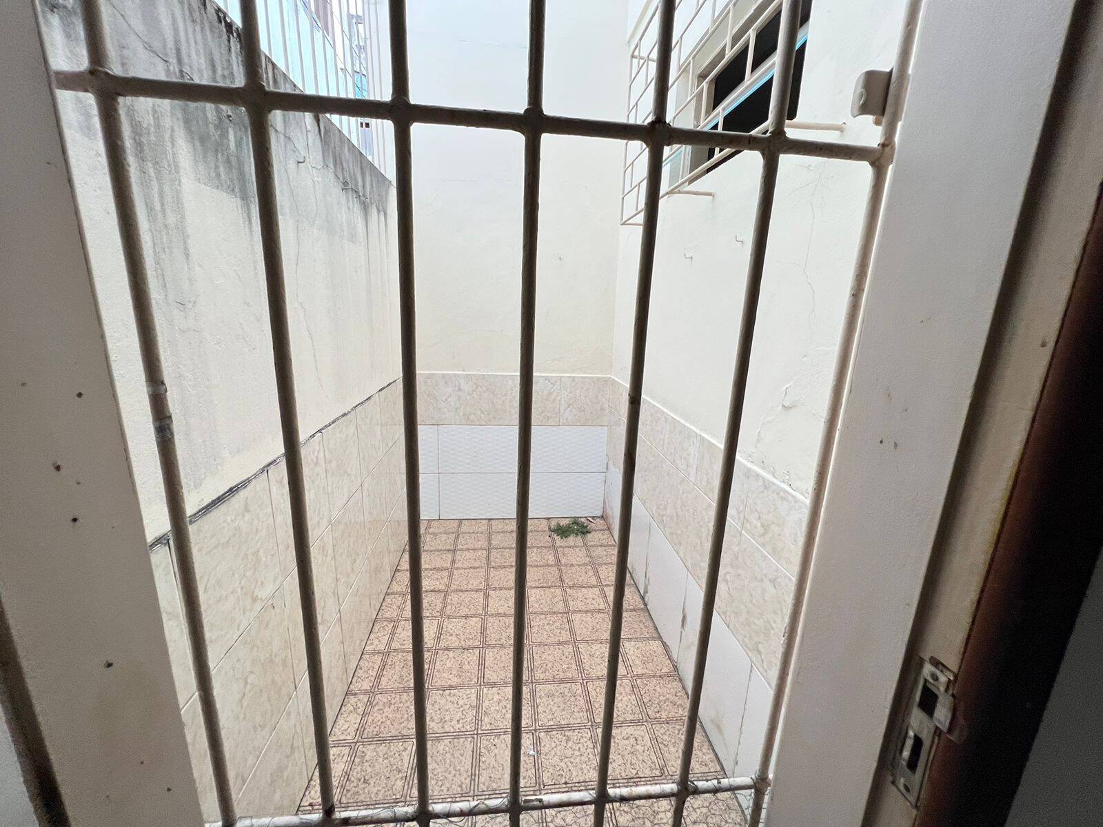 Casa à venda com 5 quartos, 200m² - Foto 20