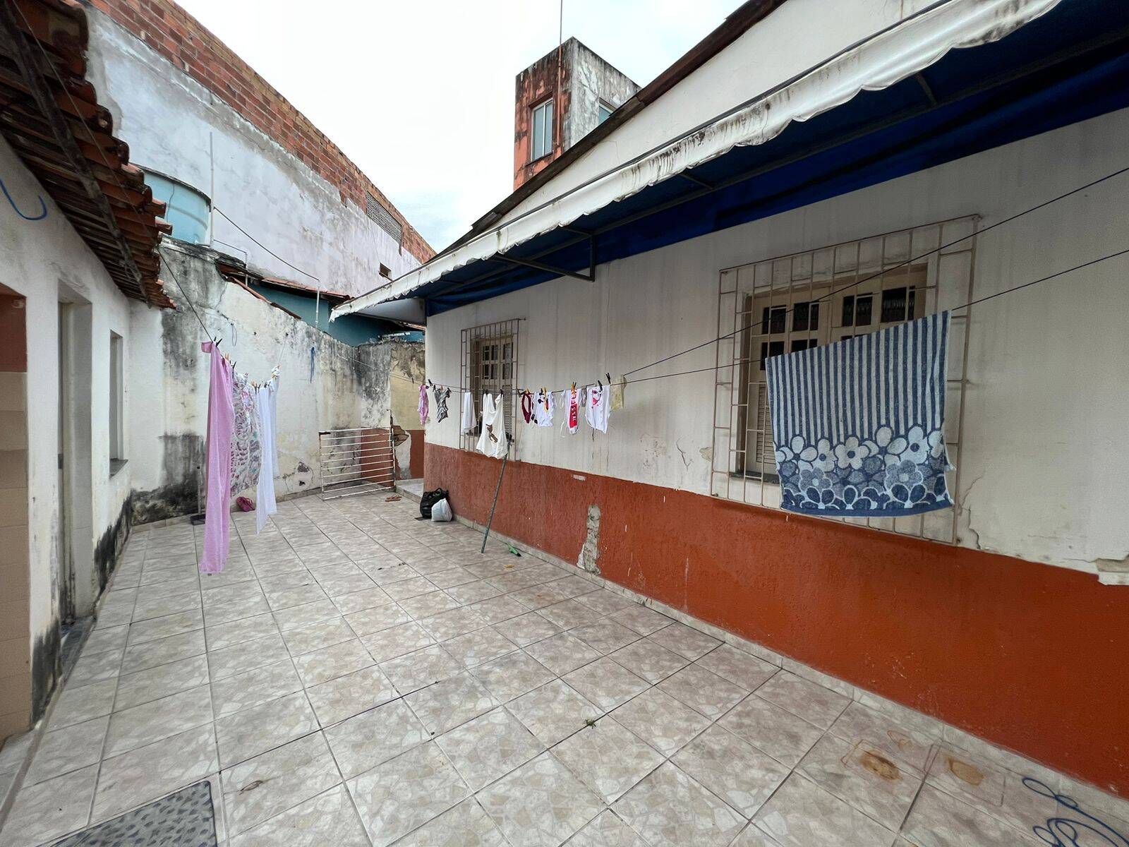 Casa à venda com 5 quartos, 200m² - Foto 10