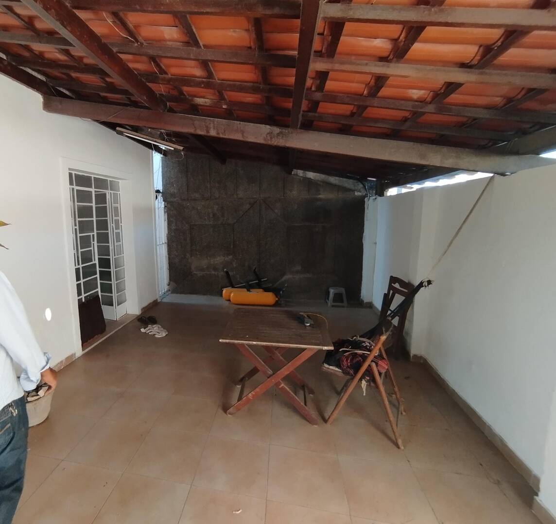 Casa à venda com 2 quartos, 180m² - Foto 4