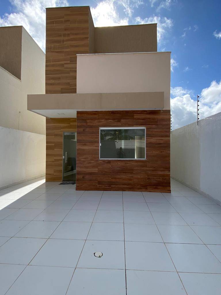 Casa à venda com 3 quartos, 135m² - Foto 1