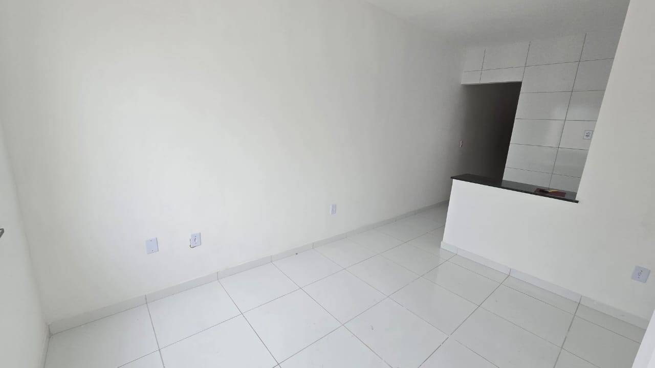 Casa à venda com 2 quartos, 54m² - Foto 3