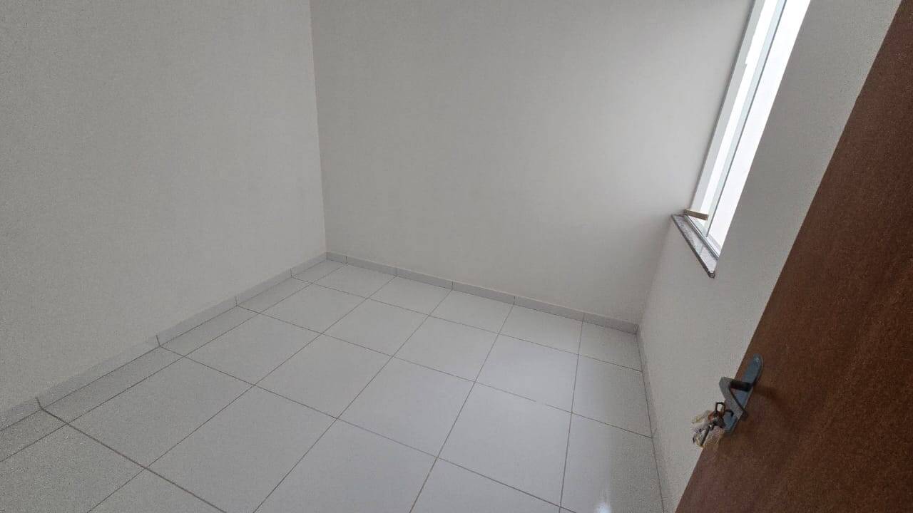 Casa à venda com 2 quartos, 54m² - Foto 7