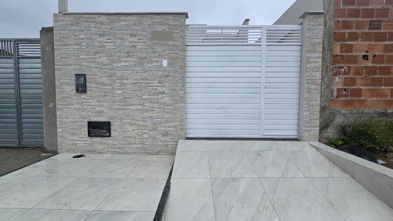 Casa à venda com 2 quartos, 54m² - Foto 1